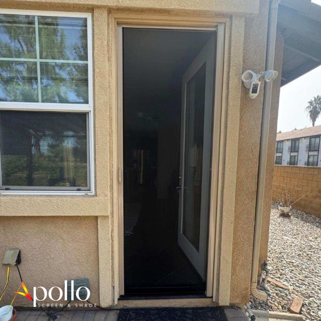 Smooth & Reliable Back Door Single Retractable Screen.